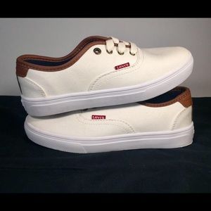 Kids Levi’s shoes size 3.5 Youth
